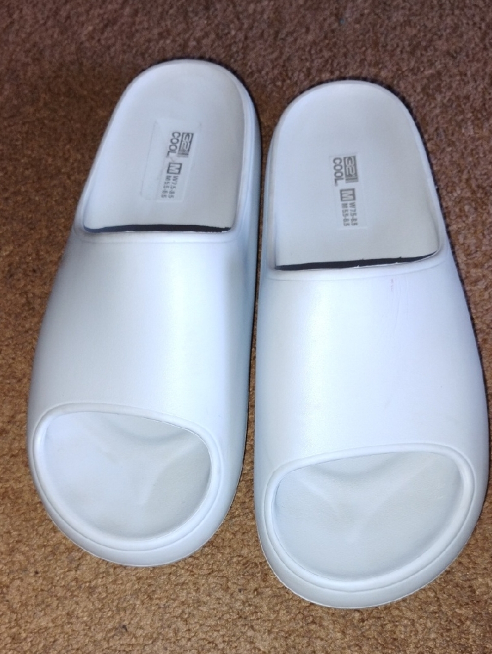 32 Degrees Slides UNISEX Women Size Med(7.5-8.5)